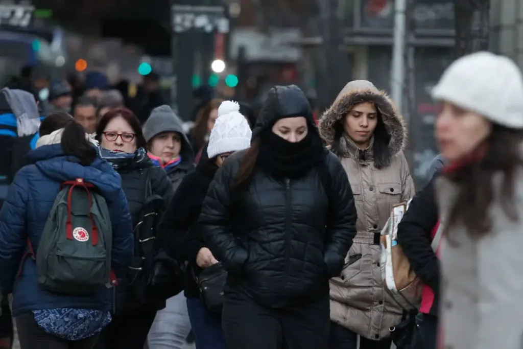 Pronostican la Llegada de un Gran Anticiclón a Chile: Impactos y Fecha de Arribo
