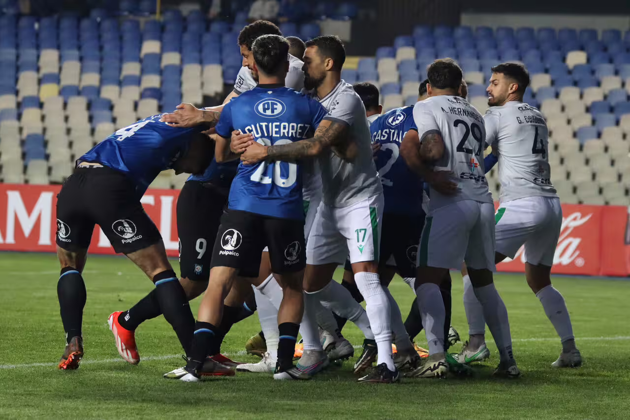 Huachipato Inicia con Derrota en la Copa Sudamericana ante Racing de Montevideo