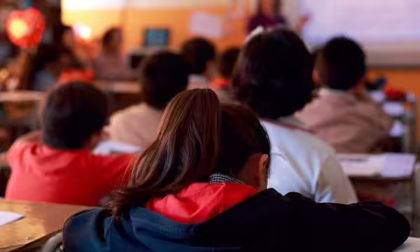 Controversia por Test de Sexualidad a Niños en San Antonio: Diputados lo Denuncian y Mineduc Aclara no Haber Sido Consultado