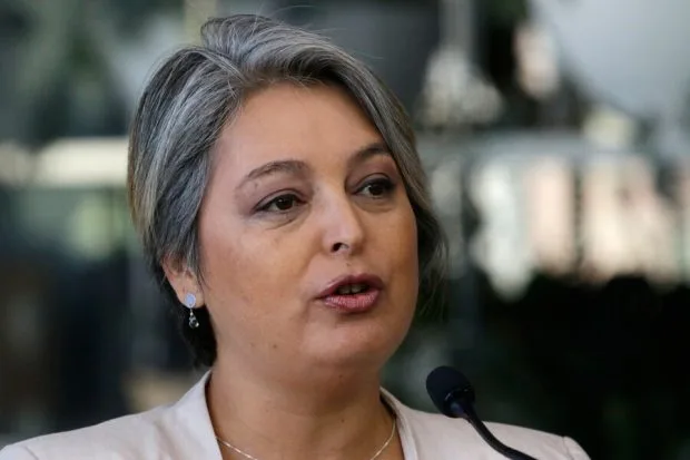 Ministra Jara critica a las AFP: «No puede ser que el país esté secuestrado por un grupo económico»