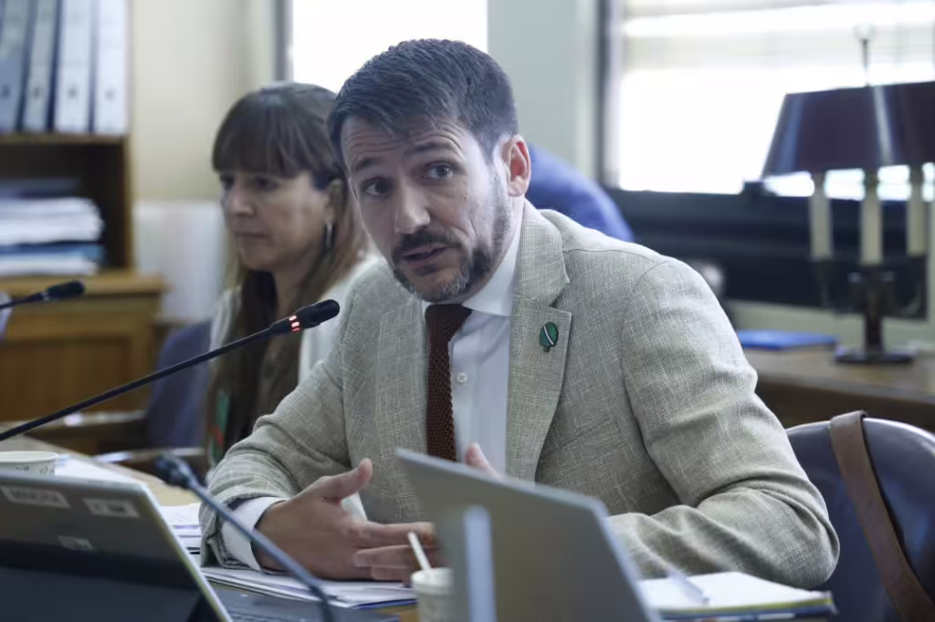 Pardow dispuesto a enfrentar interpelación y rechaza acusaciones de ocultamiento: «Es una afirmación grave»