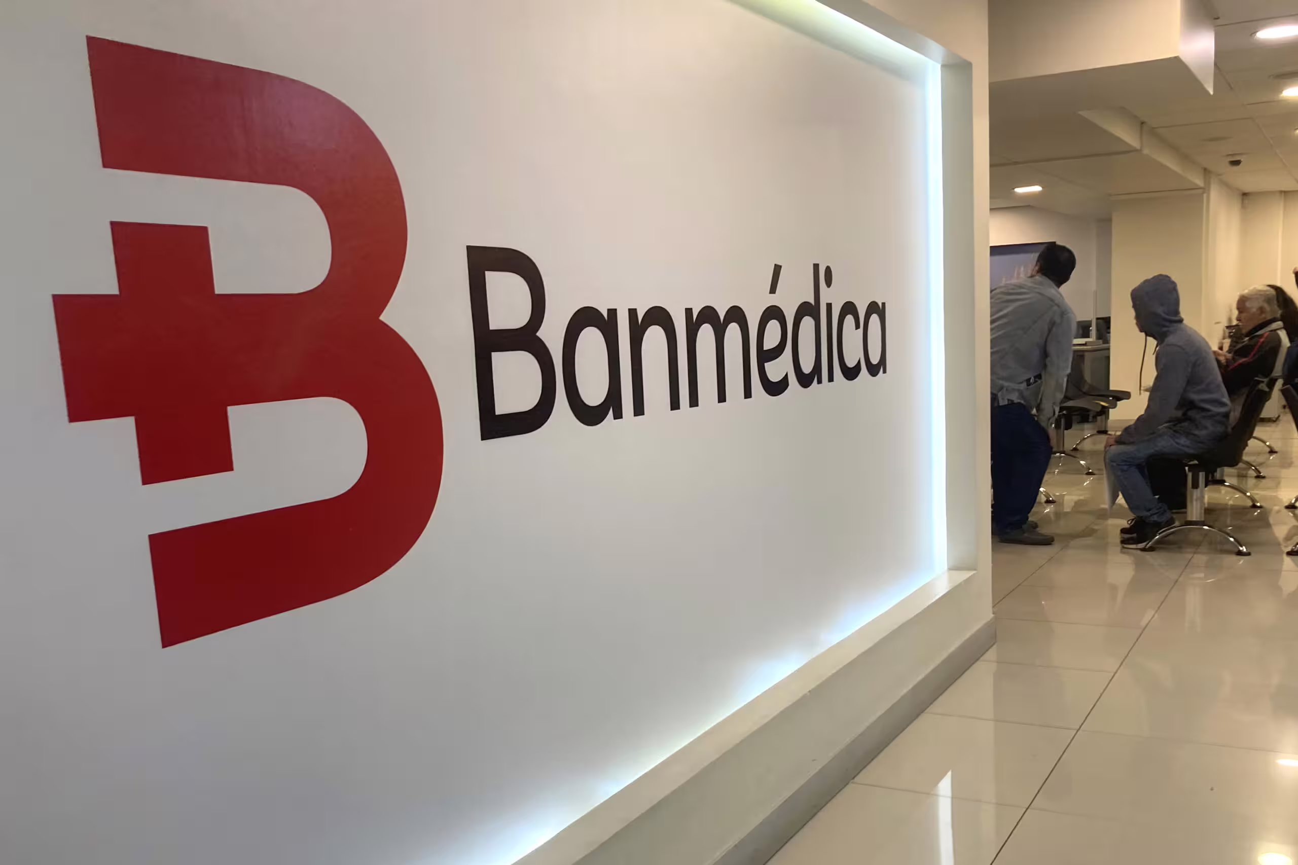UnitedHealth Group pone a la venta Isapre Banmédica y su red de negocios en Sudamérica
