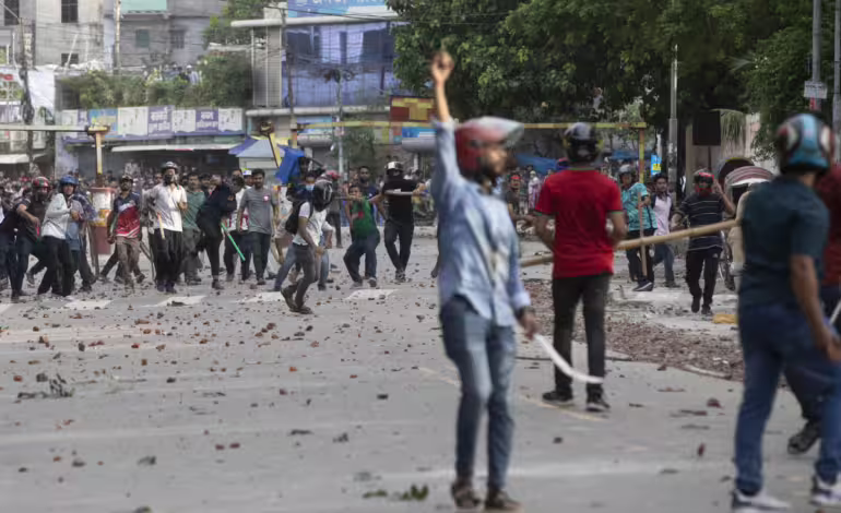 Violentas protestas en Bangladesh: decenas de muertos por movimiento estudiantil