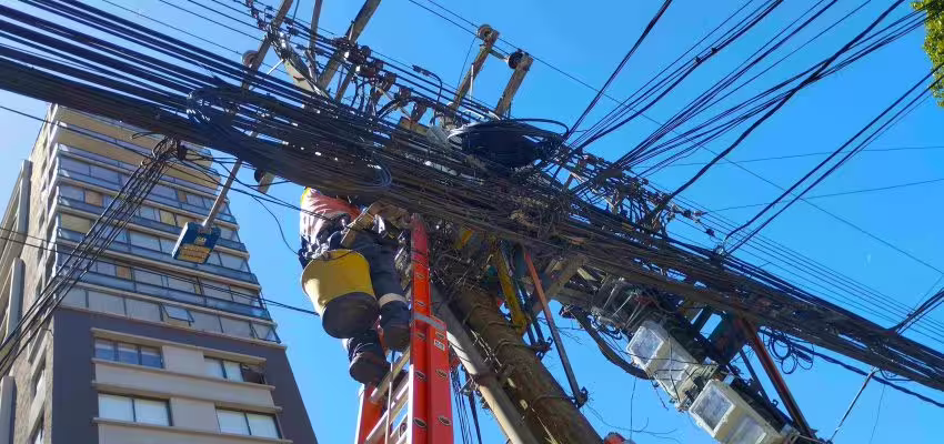 Ley «Chao Cables»: La normativa de 2019 que aún no se implementa y podría haber aliviado la crisis eléctrica