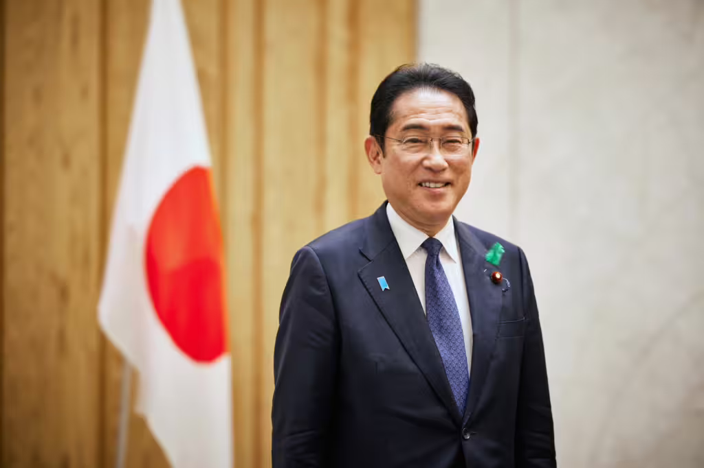 Primer Ministro Japonés Fumio Kishida Renuncia a la Presidencia del Partido Liberal Democrático