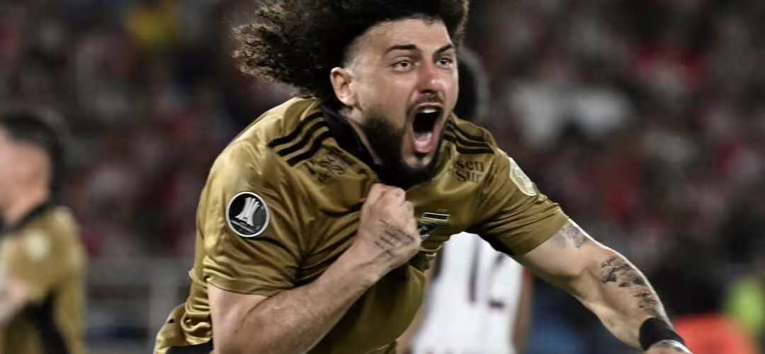 Colo Colo Busca la Renovación del «Chileno» Maxi Falcón: Sueña con Jugar en la Roja