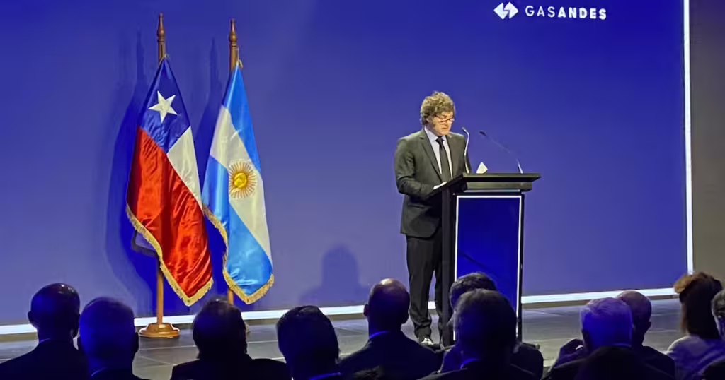 Críticas al kirchnerismo y elogios a Chile: el discurso de Javier Milei en Santiago