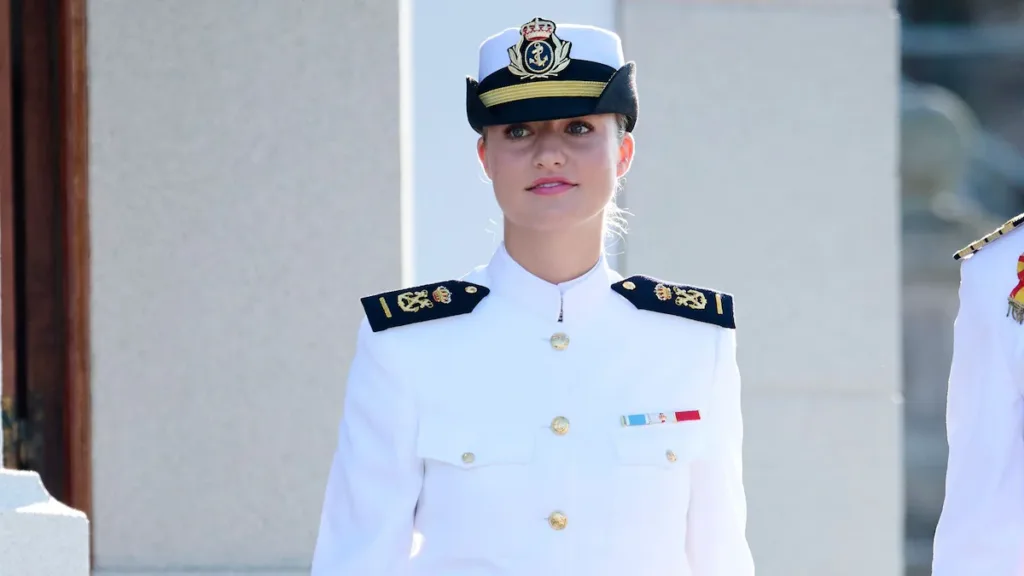 Princesa Leonor Inicia su Formación en la Escuela Naval Militar de España