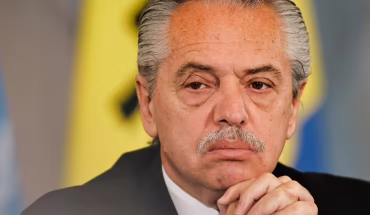 Alberto Fernández niega acusaciones de violencia y asegura que hematoma de su exesposa fue por tratamiento estético