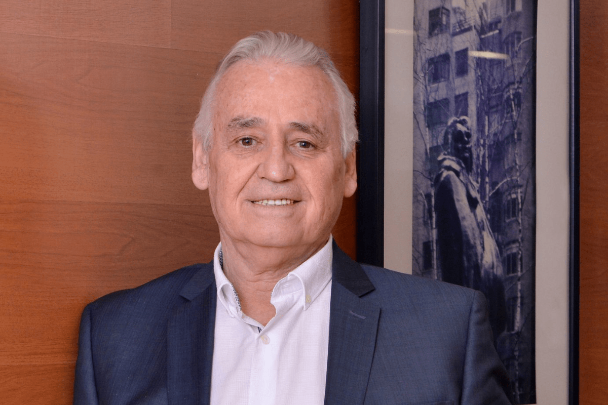 Prohibición de acercarse a Clínica Las Condes para su presidente, Alejandro Gil
