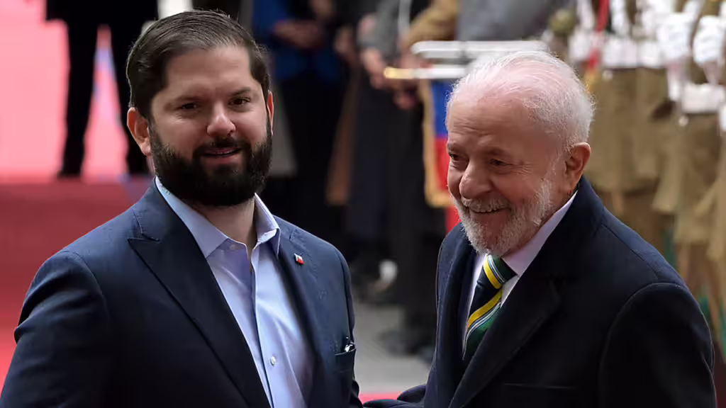 Lula da Silva y Gabriel Boric se Reúnen en La Moneda en el Contexto de la Crisis Venezolana