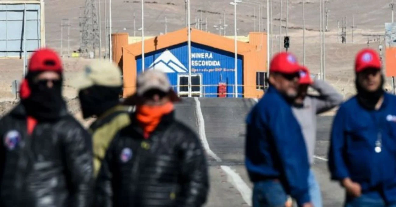 Gobierno Advierte que Huelga en Minera Escondida Podría Impactar la Economía Mientras Sindicato Intensifica Críticas a BHP