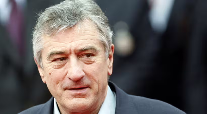Robert De Niro Celebra su 81º Cumpleaños con un Salto Extremo