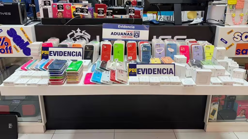 Desbaratan Venta de Productos Falsificados de Apple en Mall de Concepción