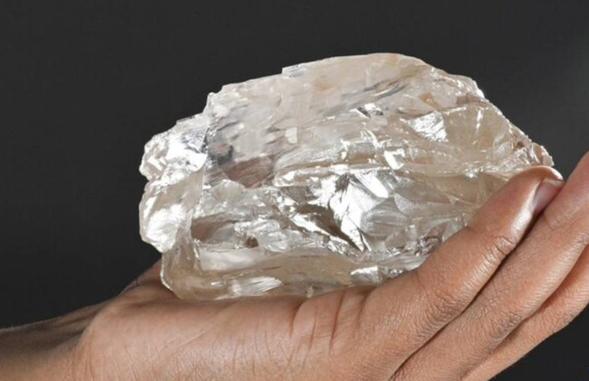 Botsuana descubre un diamante de 2.492 quilates, el segundo más grande jamás encontrado