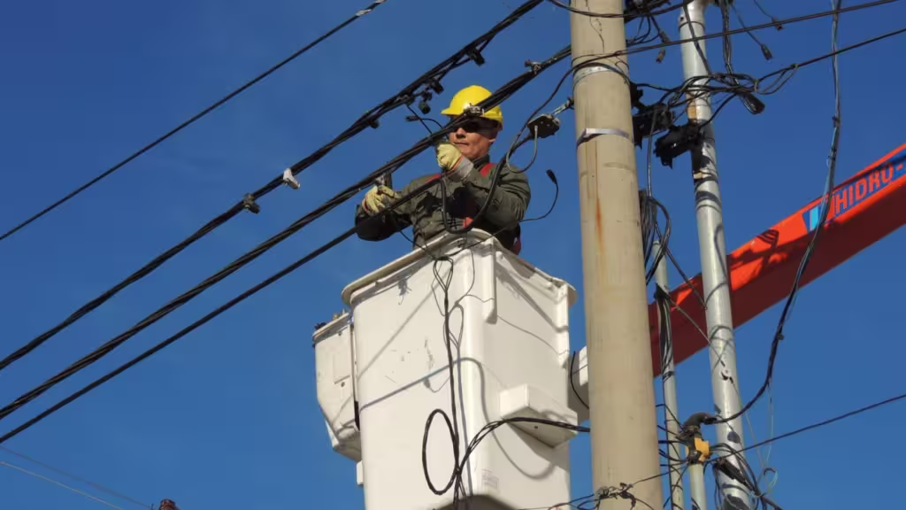 Superintendencia de Electricidad y Combustibles audita Enel por cortes de luz y la empresa promete solución para el miércoles