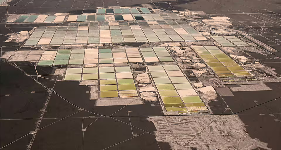 Estudio de la U. de Chile revela que el Salar de Atacama se hunde hasta 2 cm anualmente debido a la extracción de salmuera