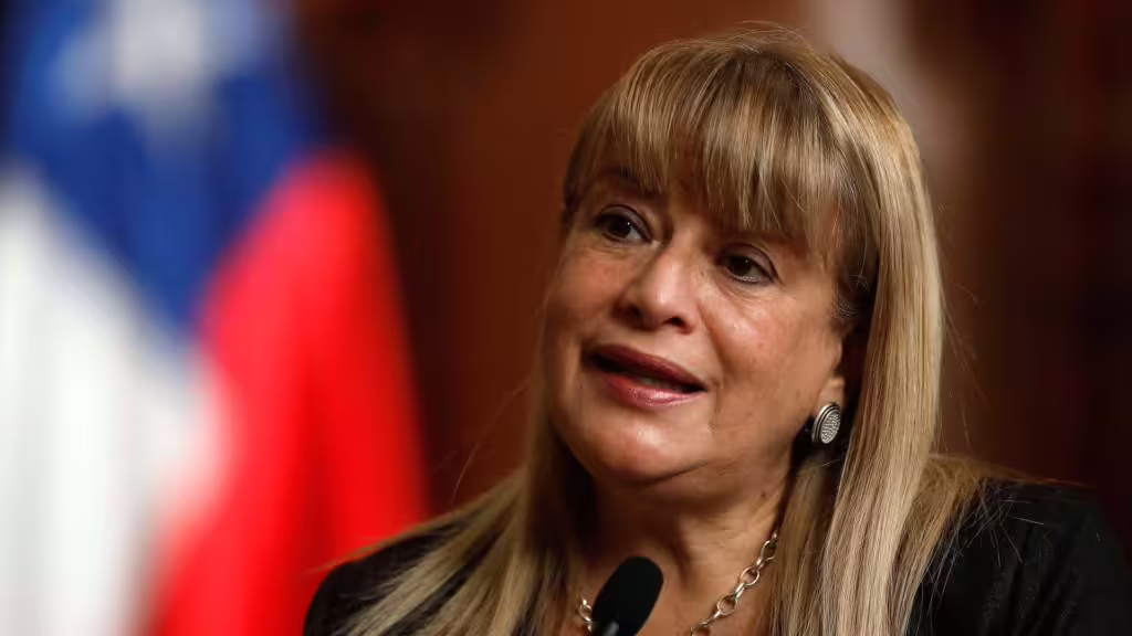 Incautan dispositivos tecnológicos de Ángela Vivanco en investigación por caso «muñeca bielorrusa»