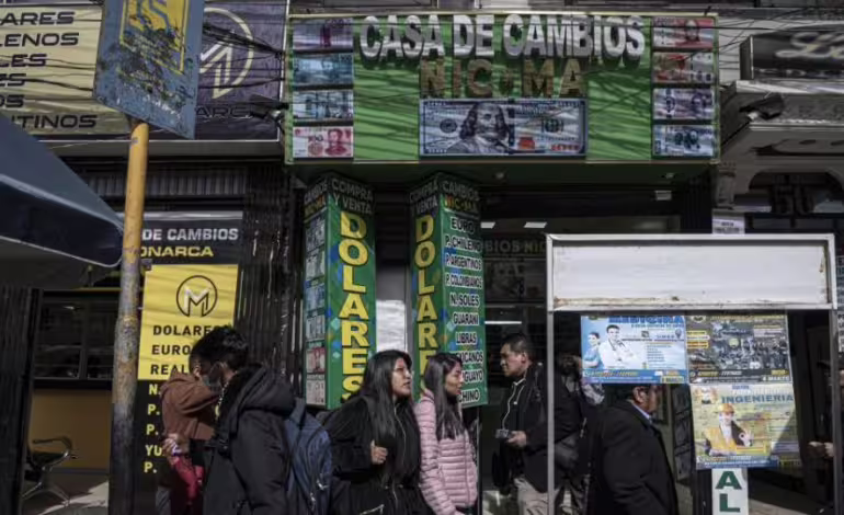 Las claves para entender la crisis económica en Bolivia: De “milagro económico” a desestabilización