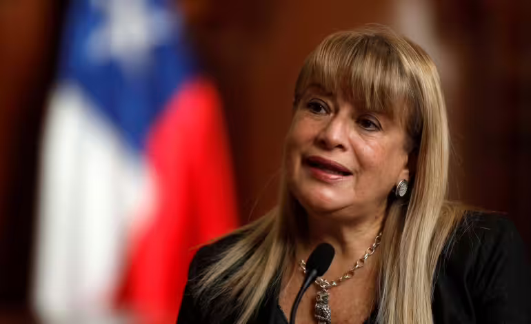 Ministra Ángela Vivanco impugna su remoción ante la Contraloría tras conflicto con la Corte Suprema