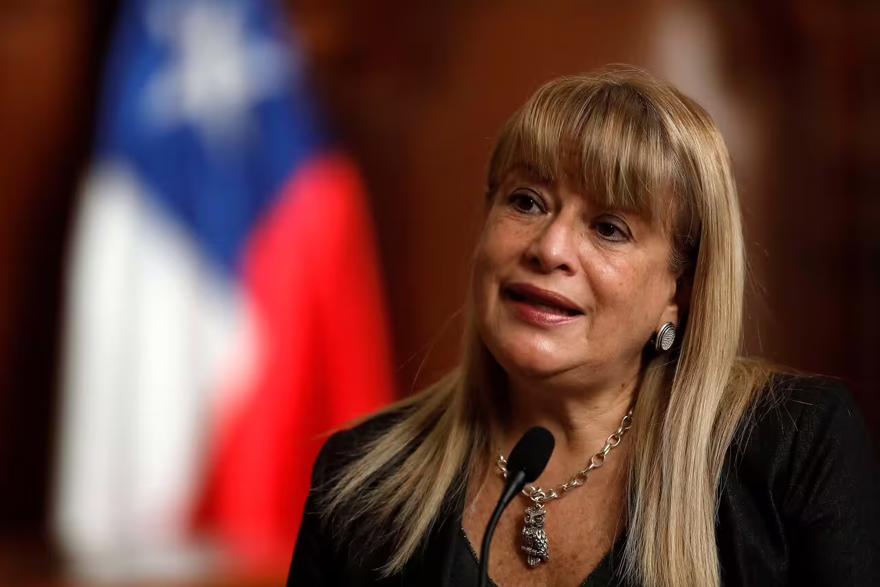 Ministra Ángela Vivanco impugna su remoción ante la Contraloría tras conflicto con la Corte Suprema