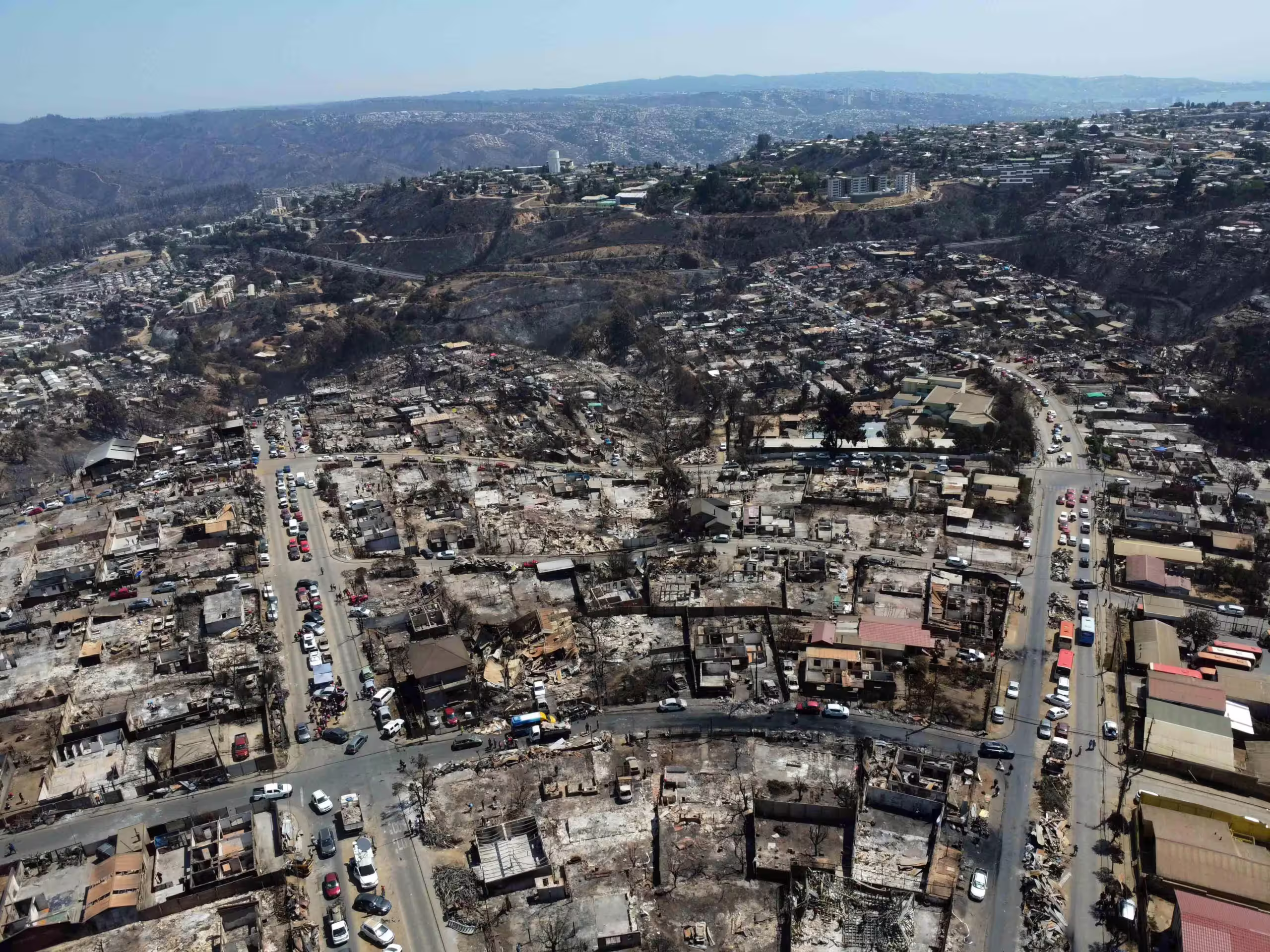 Presentan querella por cuasidelito de homicidio contra autoridades de Valparaíso por megaincendio