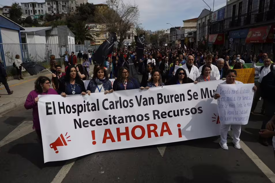 Fenats convoca marcha al Congreso por crisis financiera del Hospital Van Buren
