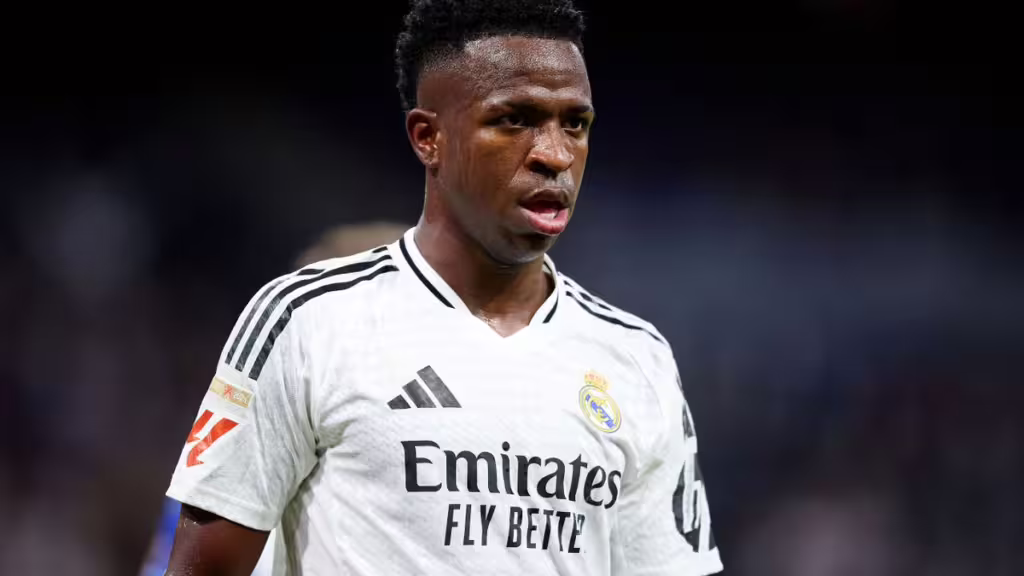 Autor de insultos racistas a Vinicius Junior recibe condena de cárcel y prohibición de acceso a estadios
