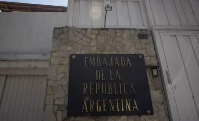 Venezuela retira permiso a Brasil para proteger Embajada de Argentina en Caracas