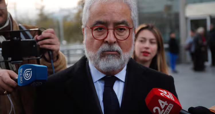 Caso Audio: Revelan solicitud de intervención de empresa Abumohor a Luis Hermosilla en licitación de Junaeb
