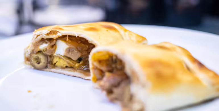 Dónde Encontrar la Mejor Empanada de Santiago para Fiestas Patrias 2024