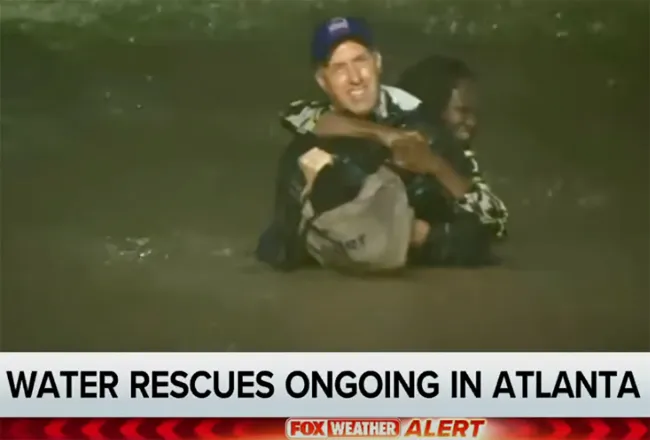 Meteorólogo de Fox News rescata a mujer atrapada en auto durante inundaciones por huracán Helene