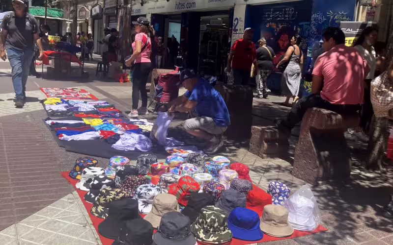 Bajo Desempeño de Autoridad Comunal en Santiago Genera Preocupación entre Comerciantes