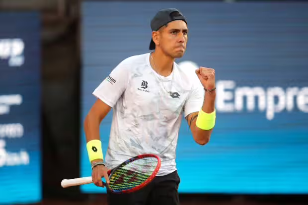 Alejandro Tabilo avanza en el Masters de Shanghái