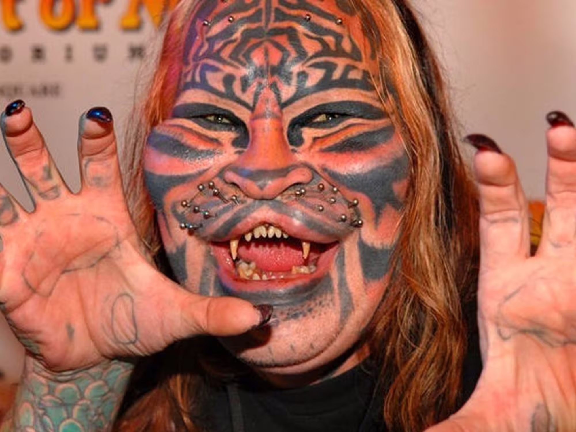 Dennis Avner, el «Hombre Gato»: La increíble historia de su transformación en tigre y su trágico final