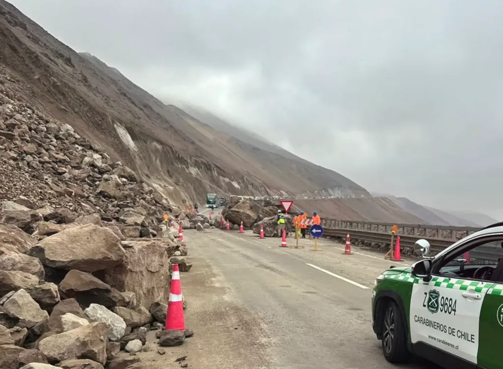 Arica queda aislada por derrumbes en la Ruta 5 Norte: Crisis sanitaria y de transporte en el norte de Chile