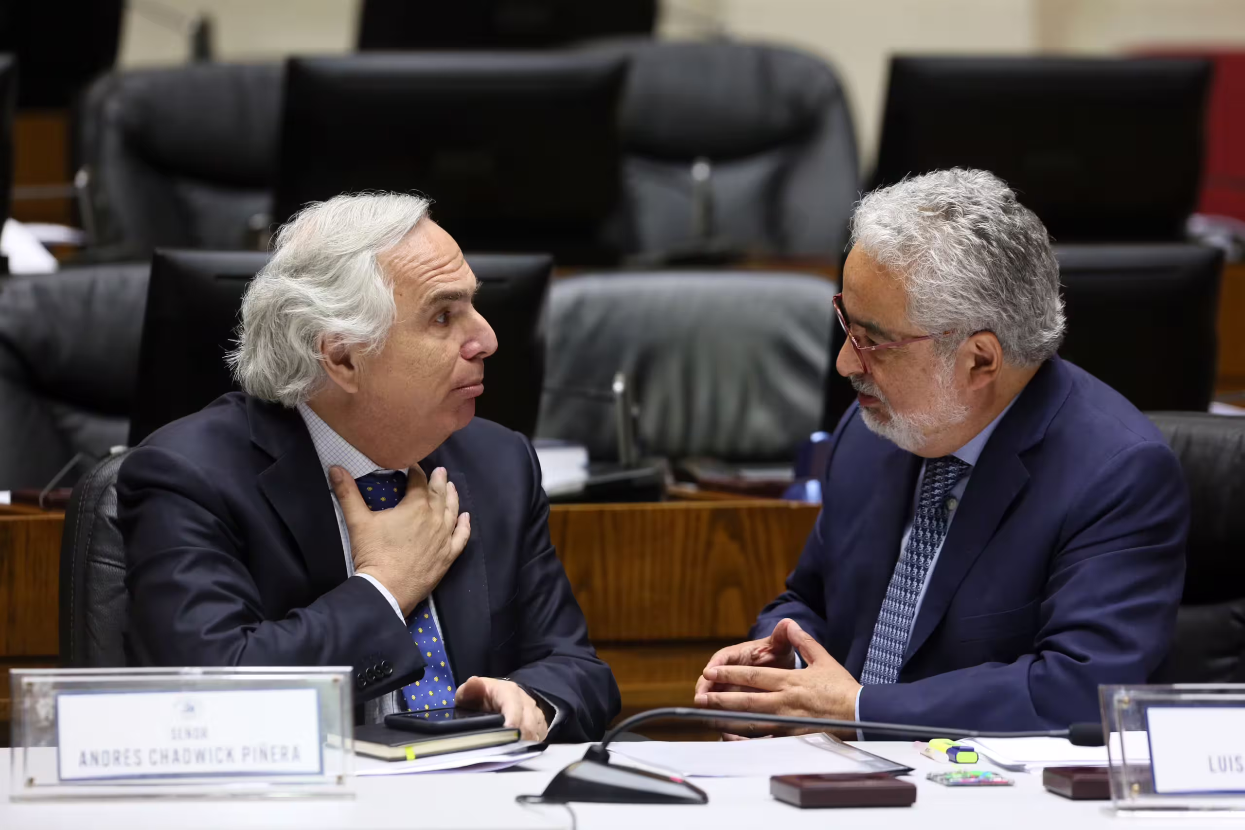 Nuevos chats del Caso Audio ponen en duda la militancia de Chadwick en la UDI