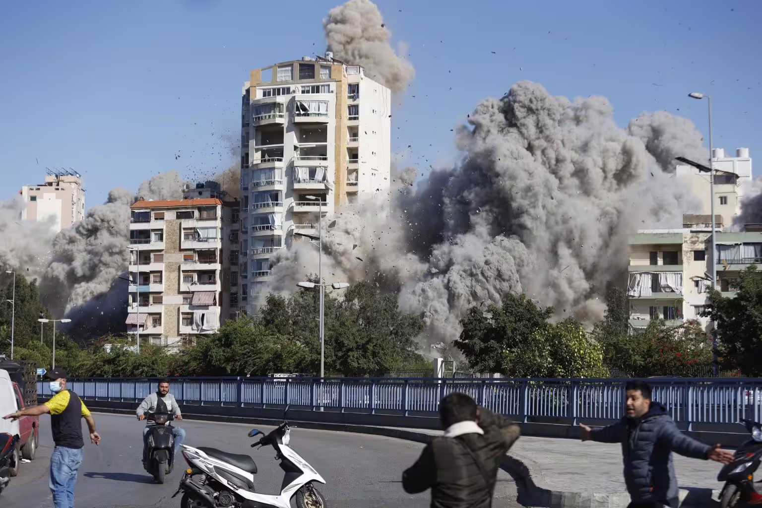 Israel bombardea posiciones de la fuerza de élite de Hizbulá en el sur del Líbano
