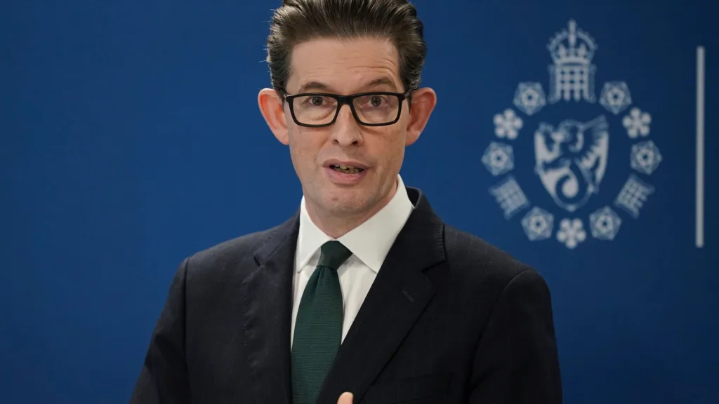 El jefe del MI5 revela que Irán y Rusia impulsan un alarmante aumento de complots terroristas en Reino Unido