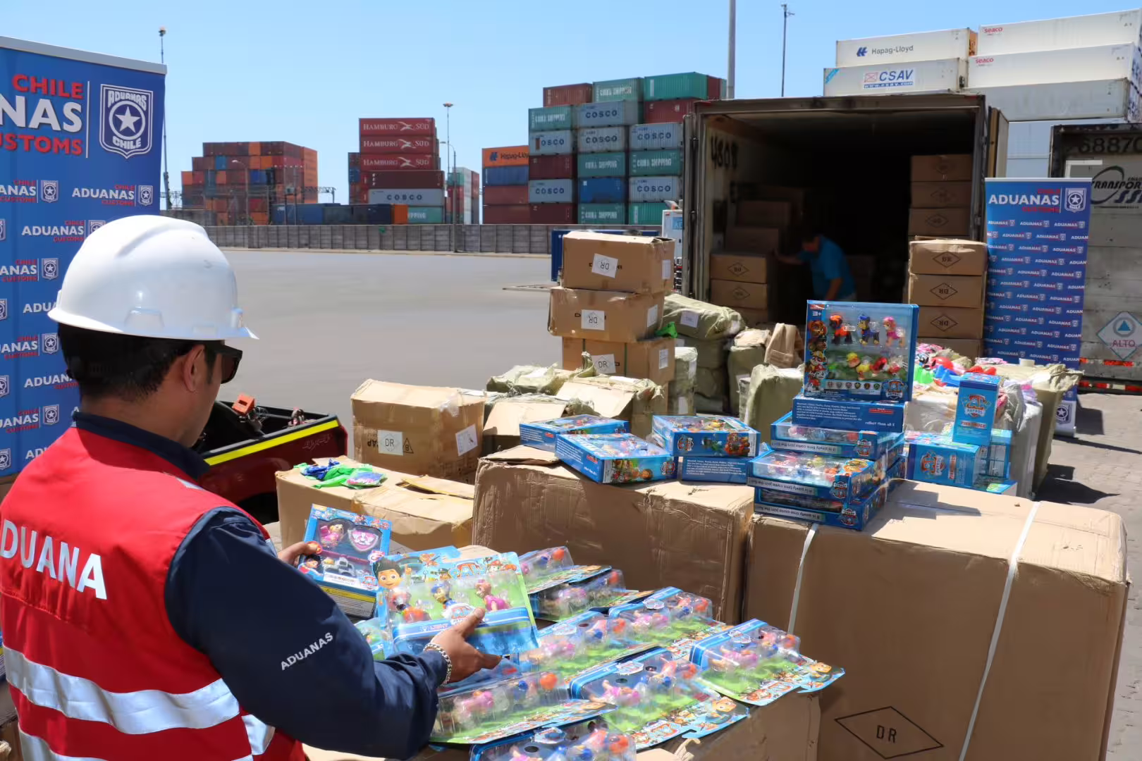 Aduanas decomisa más de 150 mil productos falsificados en San Antonio previo a la temporada navideña
