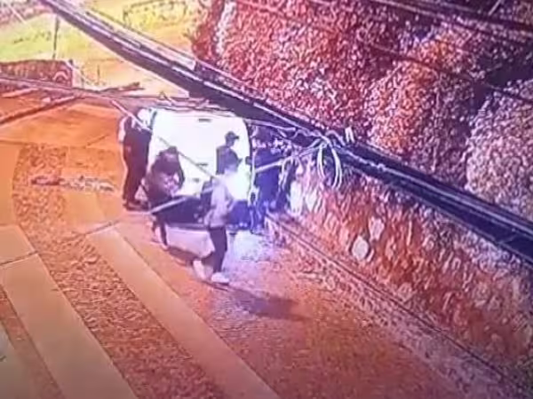 Vecinos del Cerro Concepción de Valparaíso Denuncian Aumento de Asaltos a Turistas y Exigen Mayor Seguridad