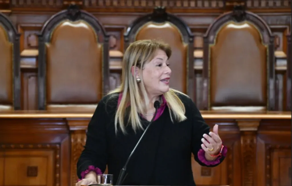 Cámara aprueba segunda Acusación Constitucional contra exministra Vivanco con amplio respaldo