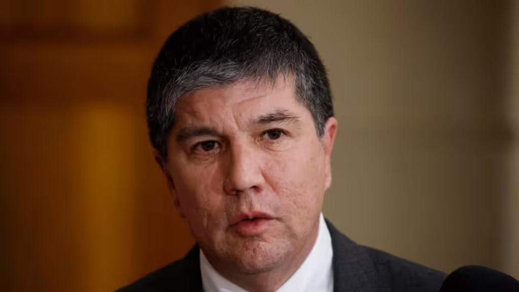 Manuel Monsalve renuncia tras denuncia de violación: Investigación en curso incluye pruebas en hotel y SML