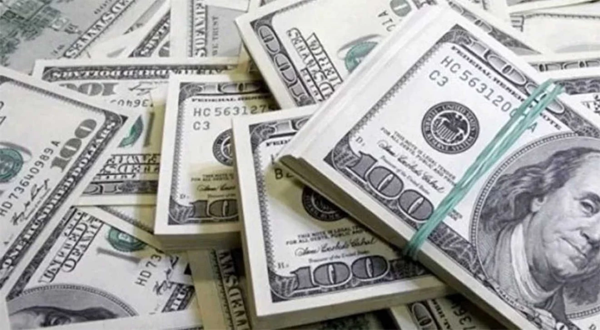 El Dólar Sube con Fuerza y se Acerca a Máximos del Año