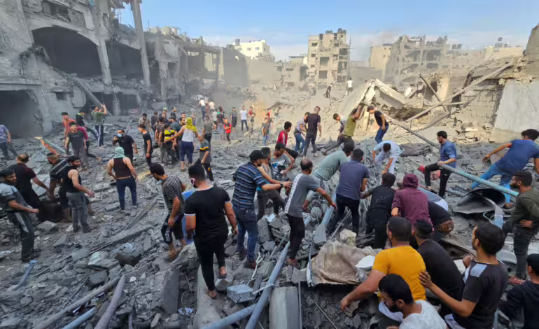 Ataques Aéreos de Israel en Gaza y Líbano Dejan Decenas de Muertos y Agravan la Crisis Humanitaria