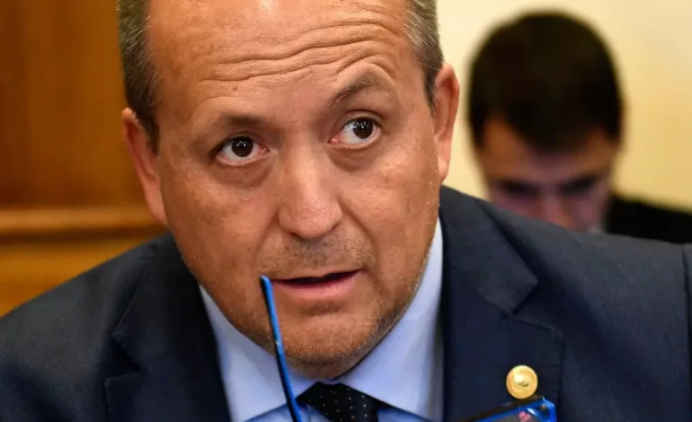Crisis en el Ministerio Público: Solicitan Destitución del Fiscal Ángel Valencia por Vínculos con Caso Audio