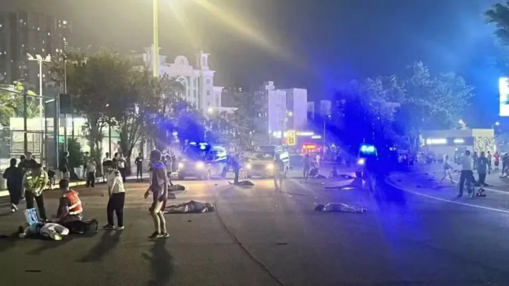 Tragedia en China: conductor arrolla a multitud en Zhuhai, causando 35 muertos y dejando más de 40 heridos