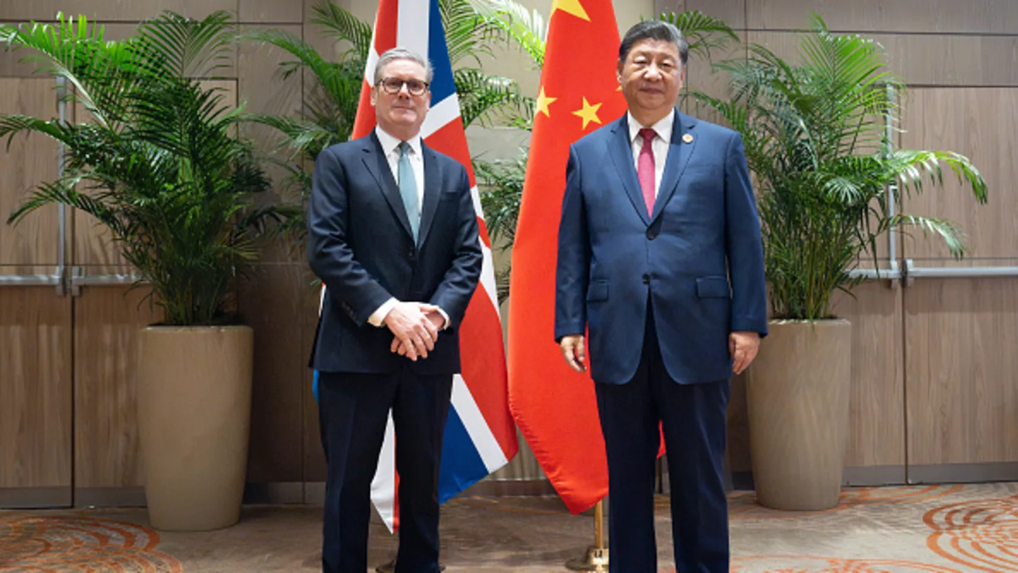 Keir Starmer cuestiona a Xi Jinping sobre derechos humanos y periodistas son desalojados en reunión del G20