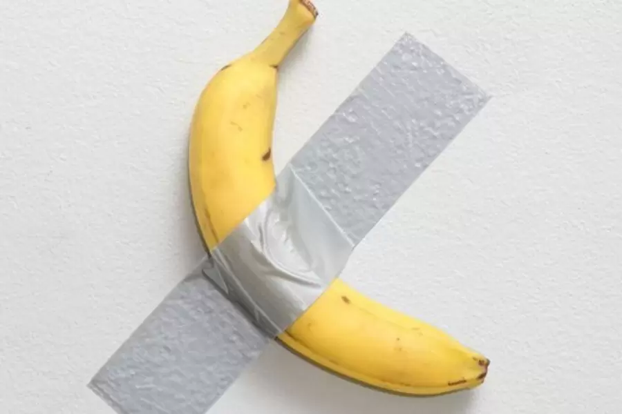 Una banana pegada a la pared se vende por 6,2 millones de dólares: ¿arte o provocación?