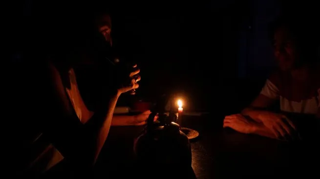 Ecuador implementará apagones de hasta 12 horas este fin de semana debido a mantenimiento y sequía histórica